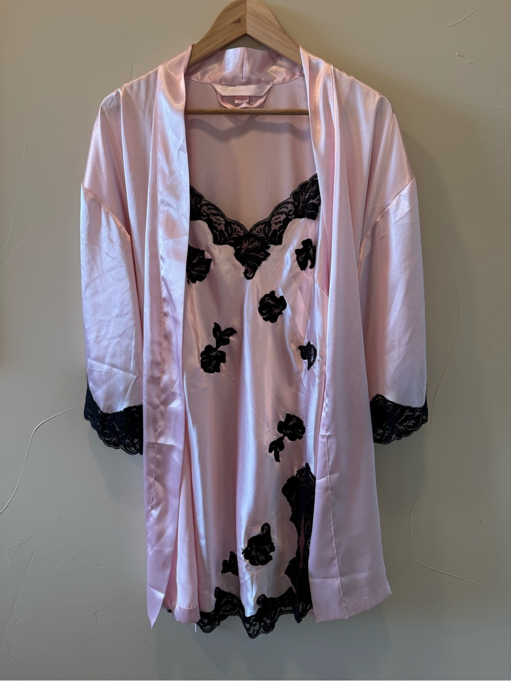 Vintage Y2K Victoria's Secret Pink Satin Robe and Chemise Set with Black Lace